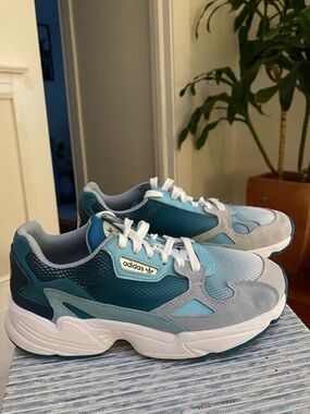 Adidas Falcon Womens 8.5 Blue Teal Retro Style Dad Sneakers EF1963